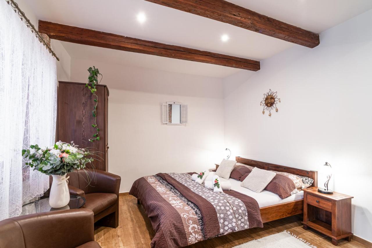 Apartmany In Veritas Мікулов Екстер'єр фото